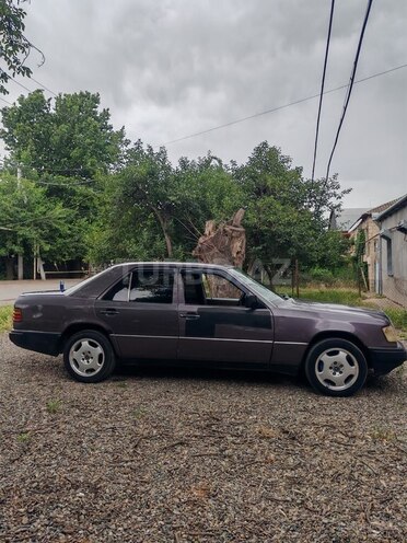 Mercedes E 220 1993, 111,111 km - 2.2 l - Gəncə