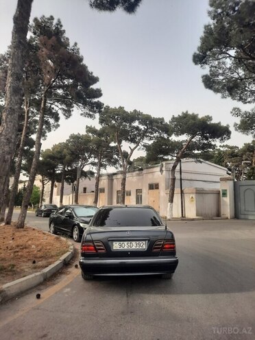 Mercedes E 270 2000, 800,000 km - 2.7 l - Bakı