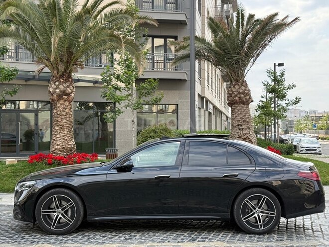 Mercedes E 300 e 4MATIC 2023, 13,000 km - 2.0 l - Bakı