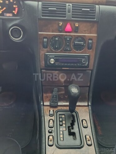 Mercedes E 220 d 1998, 398,000 km - 2.2 л - Bakı