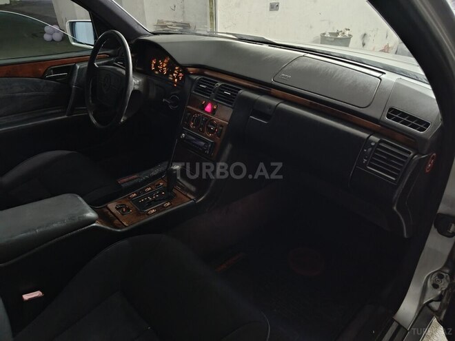 Mercedes E 220 d 1998, 398,000 km - 2.2 л - Bakı