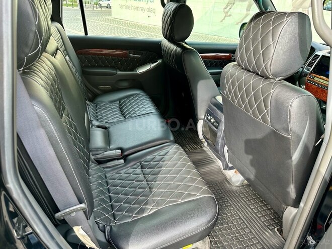 Toyota Land Cruiser Prado-12