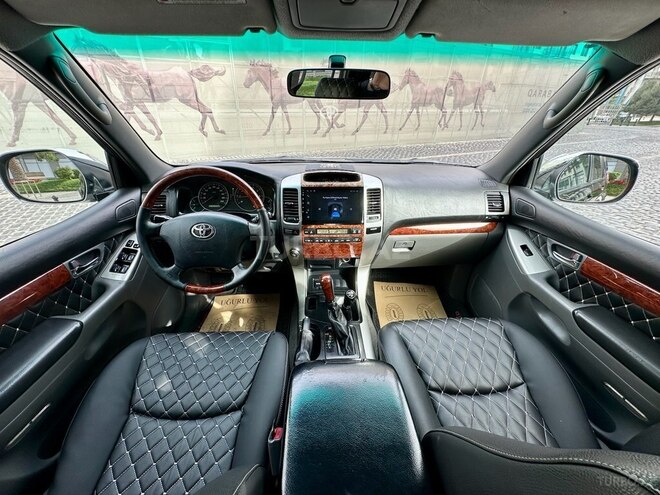 Toyota Land Cruiser Prado-10