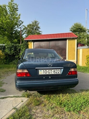 Mercedes E 220 1994, 457,600 km - 2.2 l - Bakı