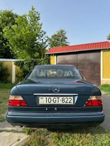 Mercedes E 220 1994, 457,600 km - 2.2 l - Bakı