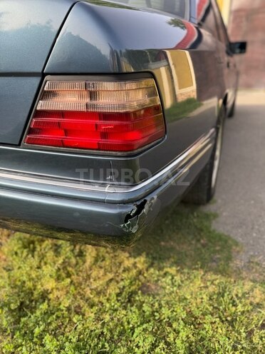 Mercedes E 220 1994, 457,600 km - 2.2 l - Bakı