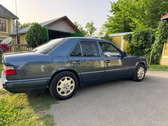 Mercedes E 220 1994, 457,600 km - 2.2 l - Bakı