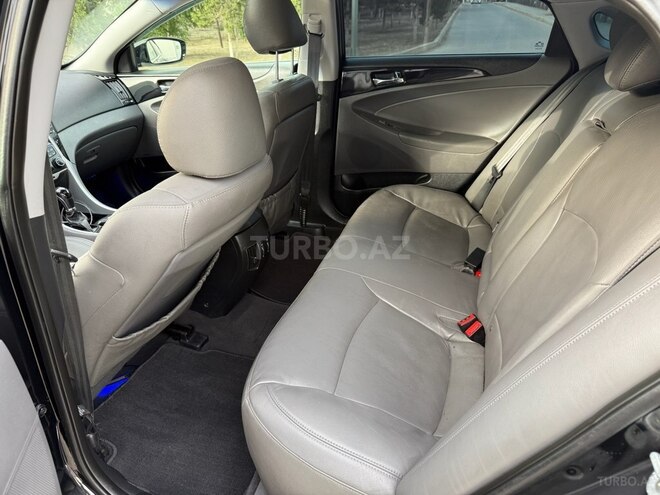 Hyundai Sonata-14