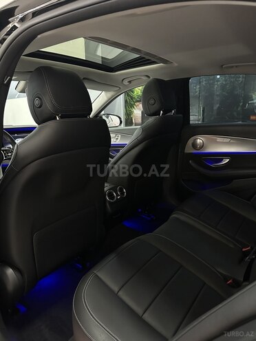 Mercedes E 300-5