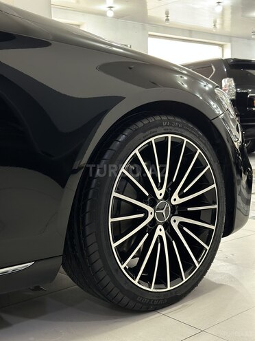 Mercedes E 300-16