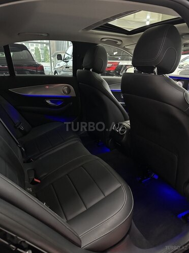 Mercedes E 300-13