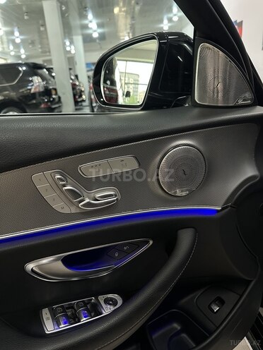 Mercedes E 300-7