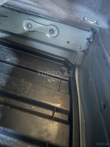 Mercedes E 220 d 2002, 404,000 km - 2.2 л - Masallı