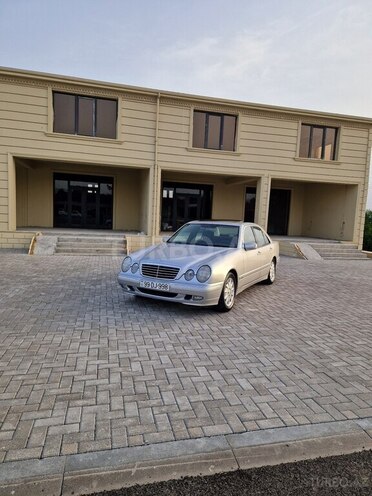 Mercedes E 280 2000, 260,000 km - 2.8 l - Göyçay