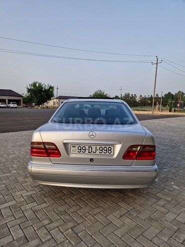 Mercedes E 280 2000, 260,000 km - 2.8 l - Göyçay