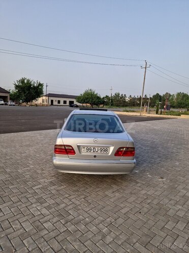 Mercedes E 280 2000, 260,000 km - 2.8 l - Göyçay