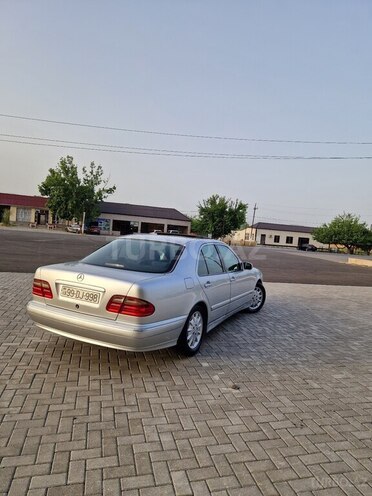 Mercedes E 280 2000, 260,000 km - 2.8 l - Göyçay