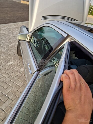 Mercedes E 280 2000, 260,000 km - 2.8 l - Göyçay