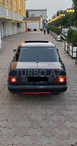 Mercedes E 250 1987, 235,000 km - 2.5 l - Bakı