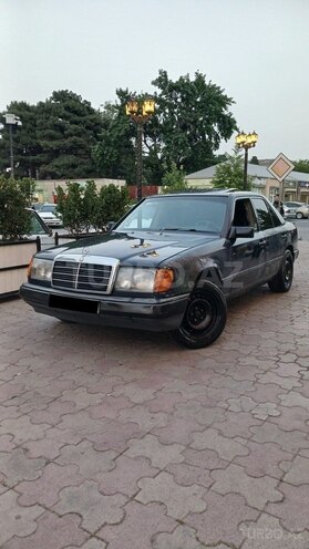 Mercedes E 250 1987, 235,000 km - 2.5 l - Bakı