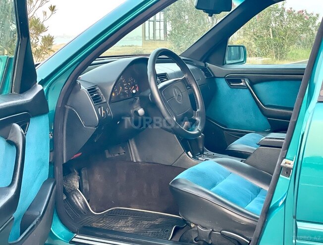 Mercedes C 200 1997, 331,897 km - 2.0 л - Bakı