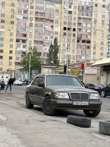Mercedes E 250 1990, 250,644 km - 2.5 l - Naxçıvan