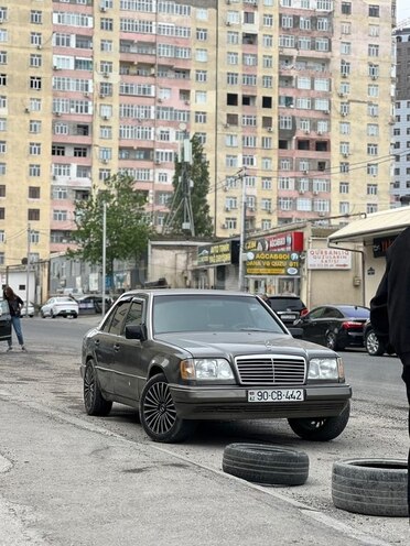 Mercedes E 250 1990, 250,644 km - 2.5 l - Naxçıvan