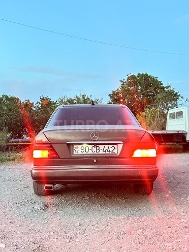 Mercedes E 250 1990, 250,644 km - 2.5 l - Naxçıvan