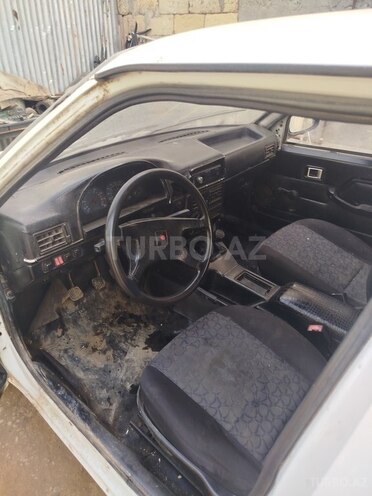 IJ 2126 Oda 1997, 285,000 km - 1.6 l - İmişli