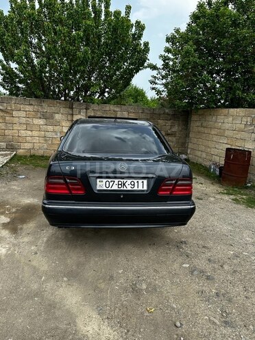 Mercedes E 320 2000, 139,000 km - 3.2 l - Astara