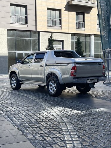 Toyota Hilux 2011, 265,500 km - 2.7 l - Bakı