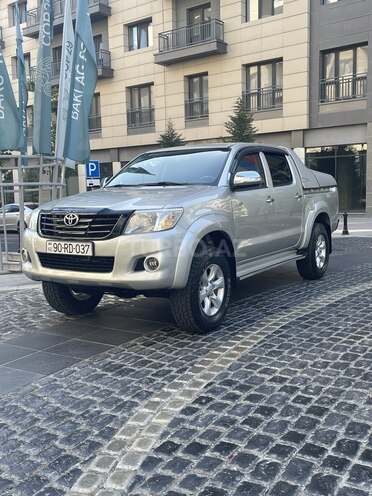 Toyota Hilux 2011, 265,500 km - 2.7 l - Bakı