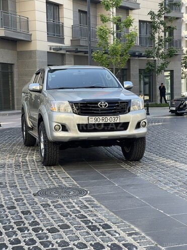 Toyota Hilux 2011, 265,500 km - 2.7 l - Bakı