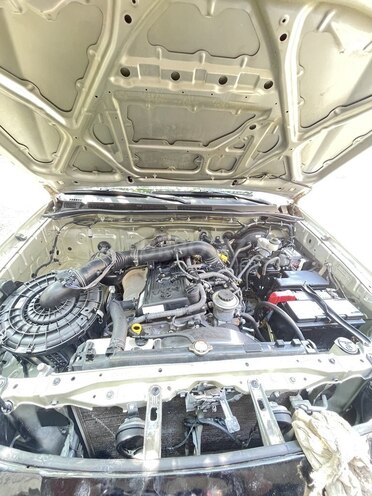 Toyota Hilux 2011, 265,500 km - 2.7 l - Bakı