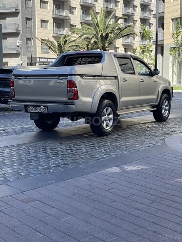 Toyota Hilux 2011, 265,500 km - 2.7 l - Bakı