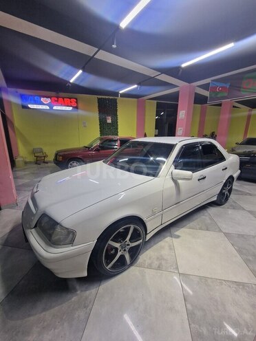 Mercedes C 200-2