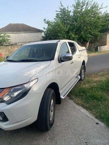Mitsubishi L200 2017, 350,000 km - 2.5 л - Şabran