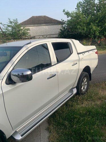 Mitsubishi L200 2017, 350,000 km - 2.5 л - Şabran