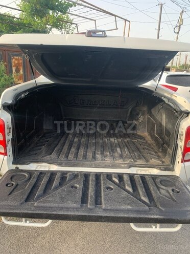 Mitsubishi L200 2017, 350,000 km - 2.5 л - Şabran