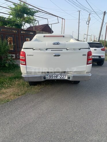 Mitsubishi L200 2017, 350,000 km - 2.5 л - Şabran