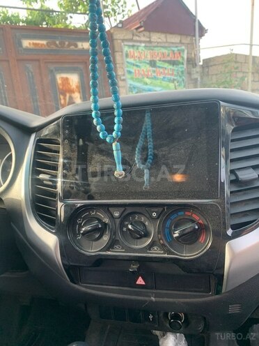 Mitsubishi L200 2017, 350,000 km - 2.5 л - Şabran