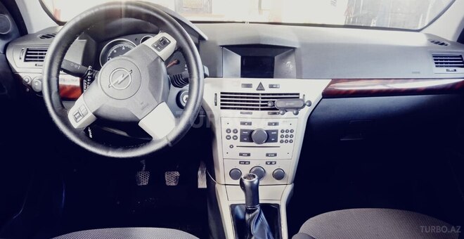 Opel Astra 2008, 340,000 km - 1.3 л - Salyan