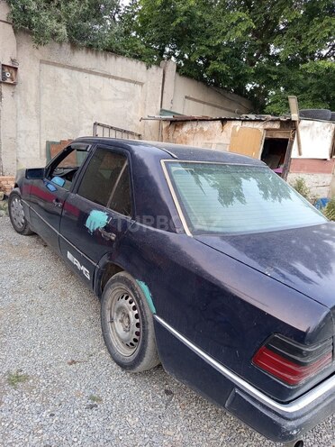 Mercedes E 250 1995, 329,896 km - 2.5 л - Bakı