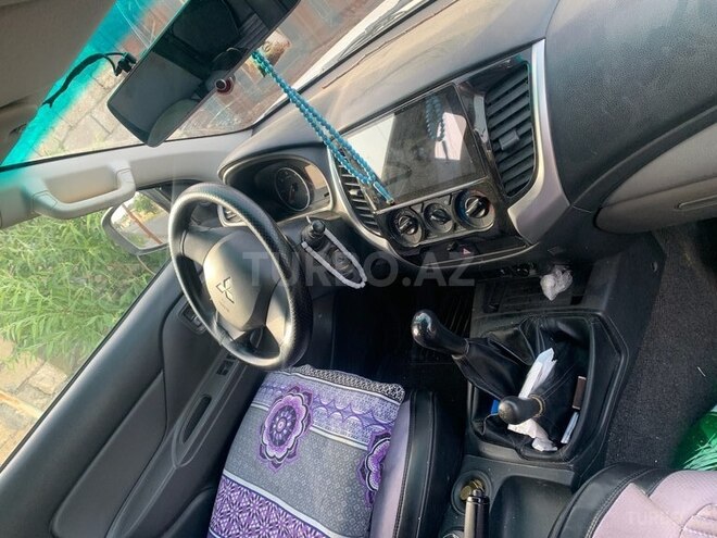 Mitsubishi L200 2017, 350,000 km - 2.5 л - Şabran