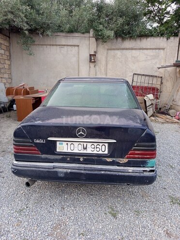 Mercedes E 250 1995, 329,896 km - 2.5 л - Bakı