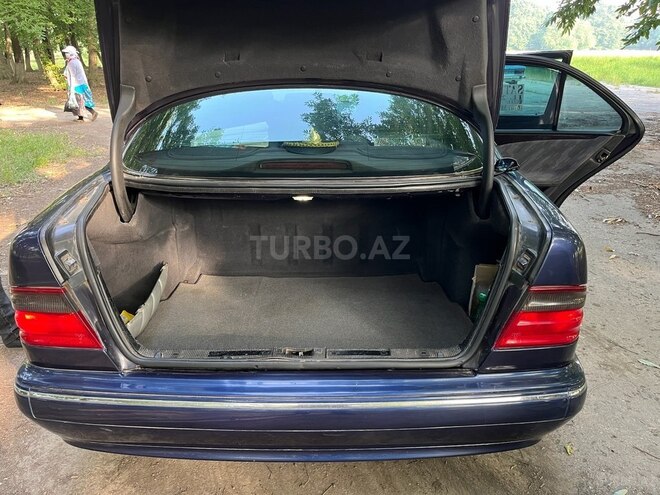 Mercedes C 220 d 2001, 324,000 km - 2.2 l - Masallı