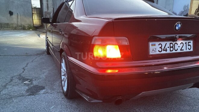 BMW 318 1991, 490,000 km - 1.8 l - Qax