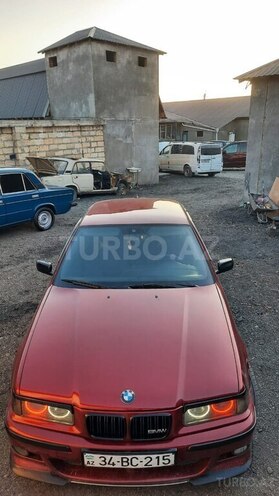 BMW 318 1991, 490,000 km - 1.8 l - Qax
