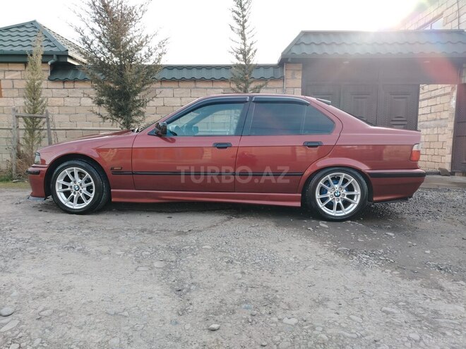 BMW 318 1991, 490,000 km - 1.8 l - Qax
