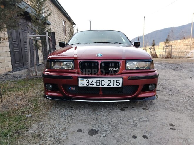 BMW 318 1991, 490,000 km - 1.8 l - Qax